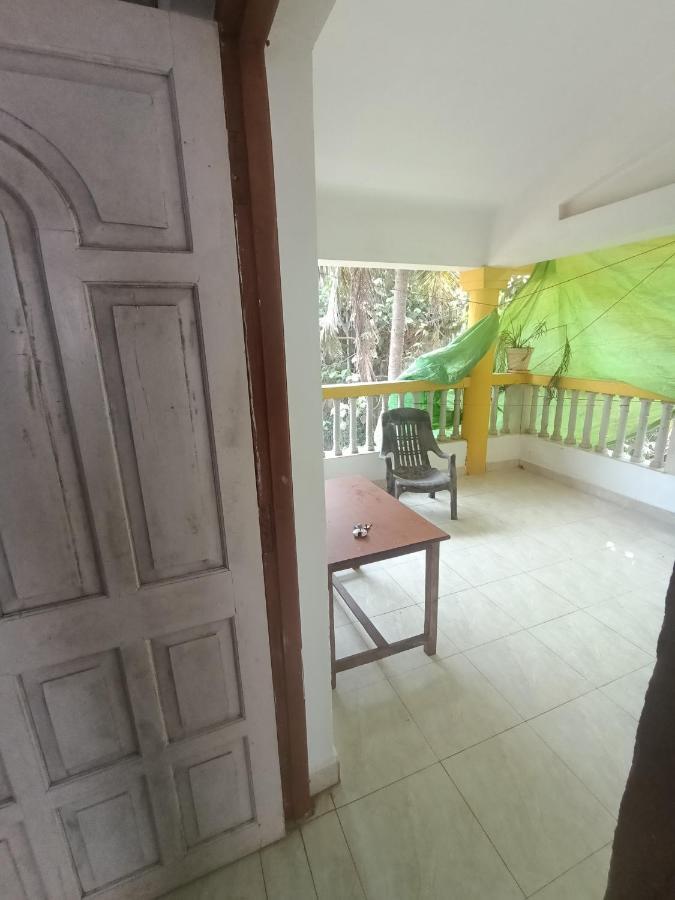 Sera'S Guest House Baga Exterior photo